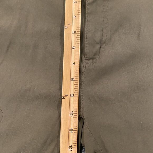 COLUMBIA Shorts Men's Size 30 (tag says 32) OMNI-SHIELD Olive Green Hiking - Picture 5 of 10